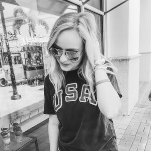 Meet your Posher, Madalyn